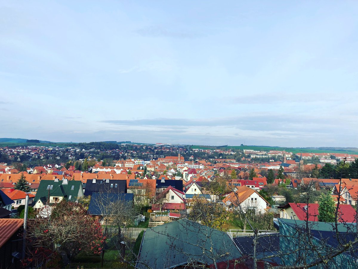 knicksdeejay46's tweet photo. Letzter Garteneinsatz in diesem Jahr.
Über den Dächern meiner Stadt!
#homesweethome #heilbadheiligenstadt #eichsfeld #iberg #schönhier #home #garden 🌳🌲🏔🍂 https://t.co/xtJJuGVpny