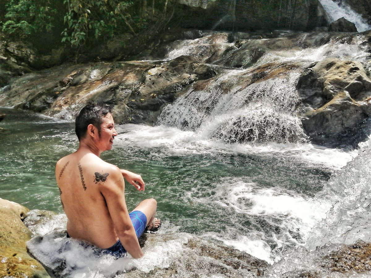 bluejimz's tweet photo. Look back, and smile on perils past.
~Walter Scott

#waterfalls #chasingwaterfalls #BoldandBeautiful #nature #travel #tattoos #shirtless #naturelover #photograghy #Earth #beautifuldestinations #Wanderlust #itsmorefunincebu #quote #quoteoftheday #happiness #adventure #livelife https://t.co/Biy7z2JGZ9