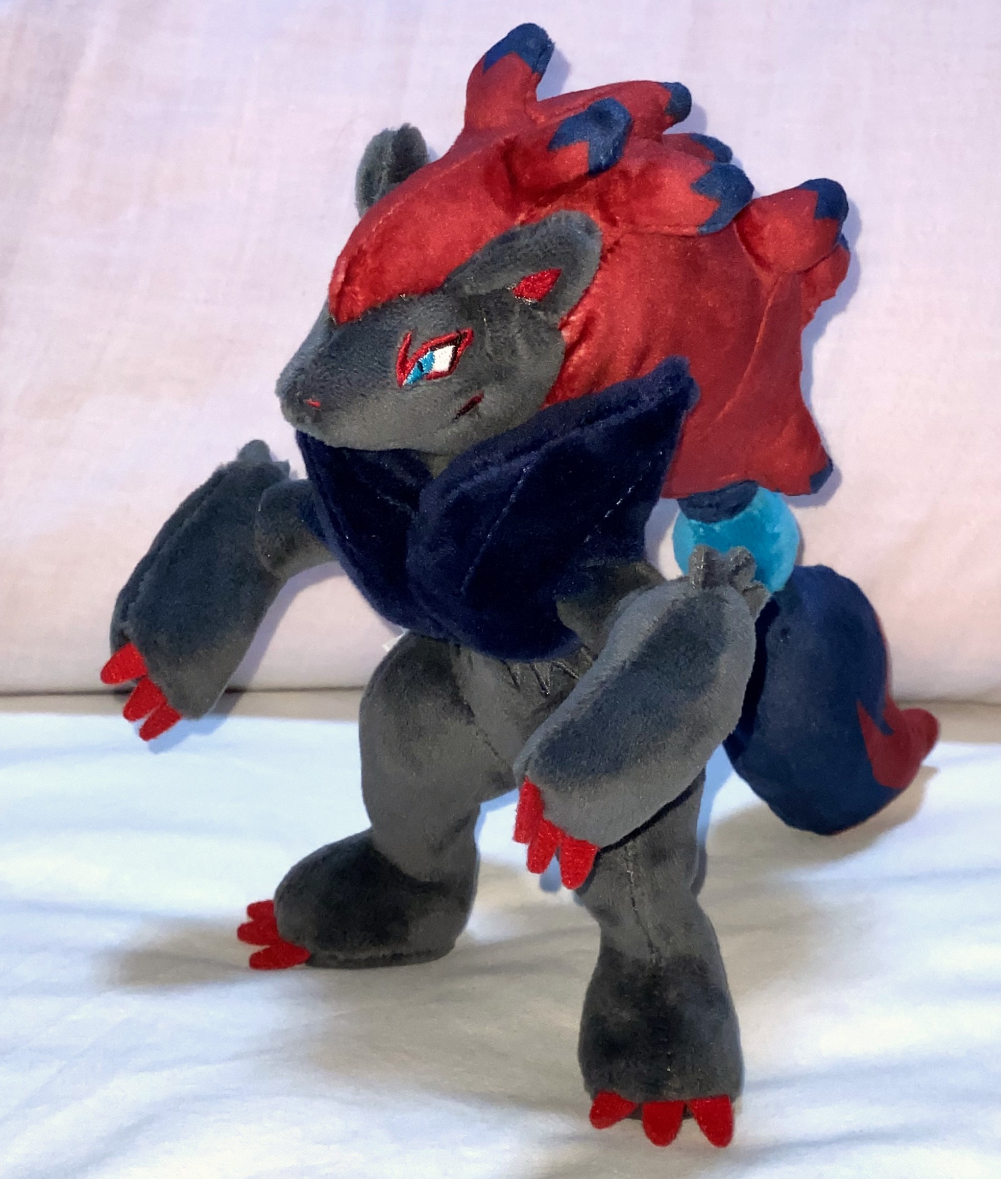 ウルフ ミルツ少尉 そんなわけで例の動くぬいぐるみゾロアークこと ぬいぐるみ ポケモン ポージング のゾロアーク届きましたので撮りましたであります T Co Cauvnnk6dj Twitter