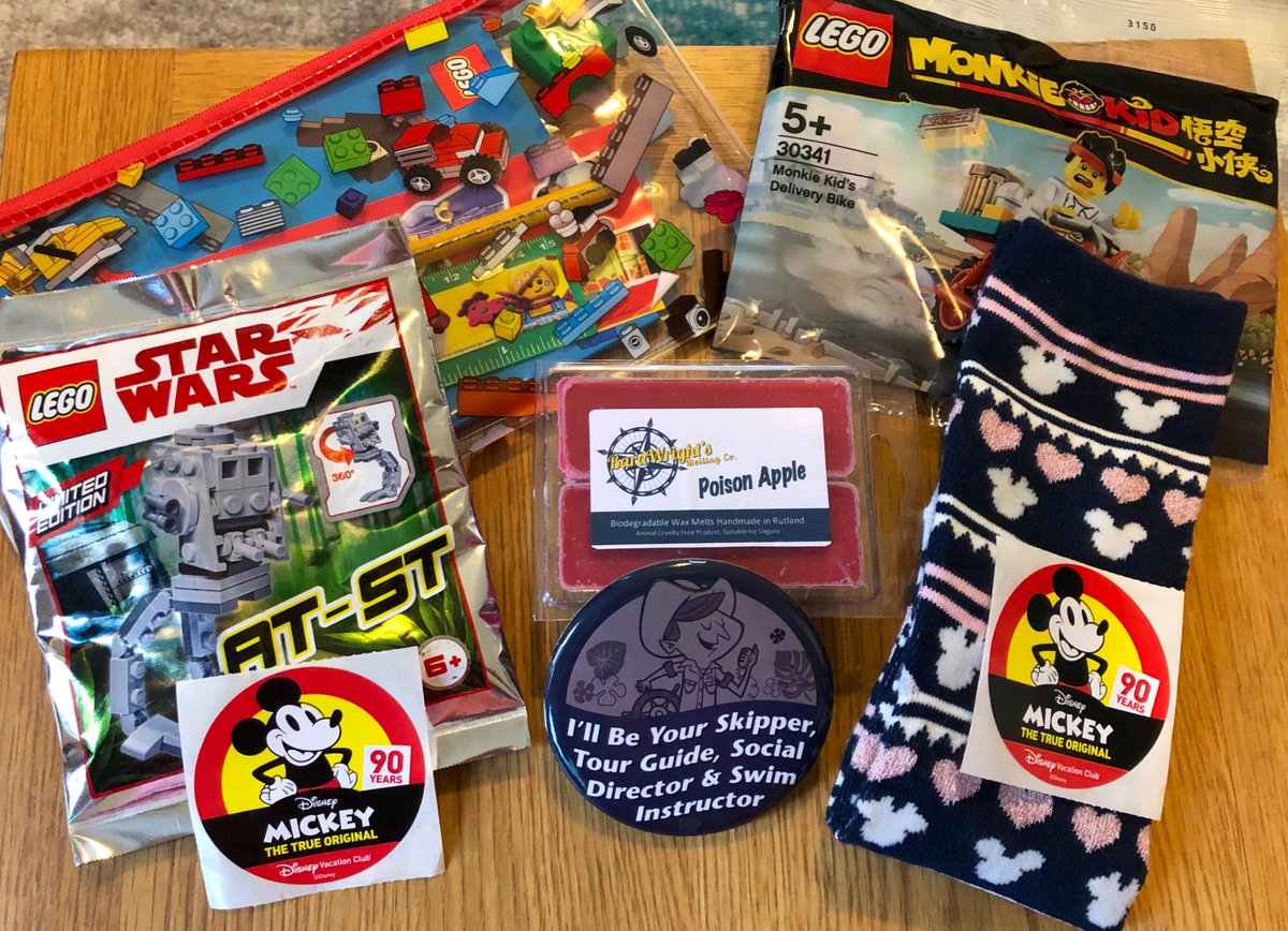 Thank you <a href="/BroadwaysAway/">BroadwaysAway™️</a> for my goodies!! Perfect for a rainy Saturday! Go check them out Disney fans! 😊