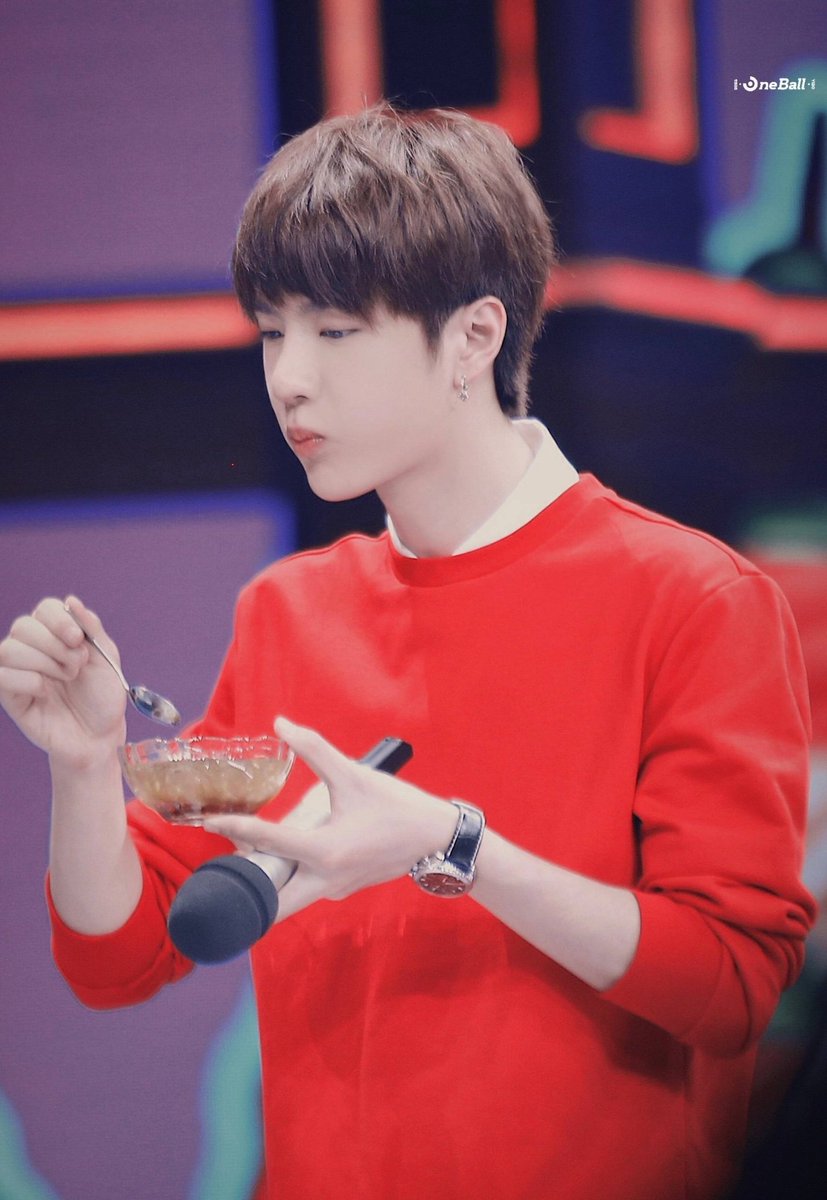 here's a mini thread of wang yibo eating from a bowl