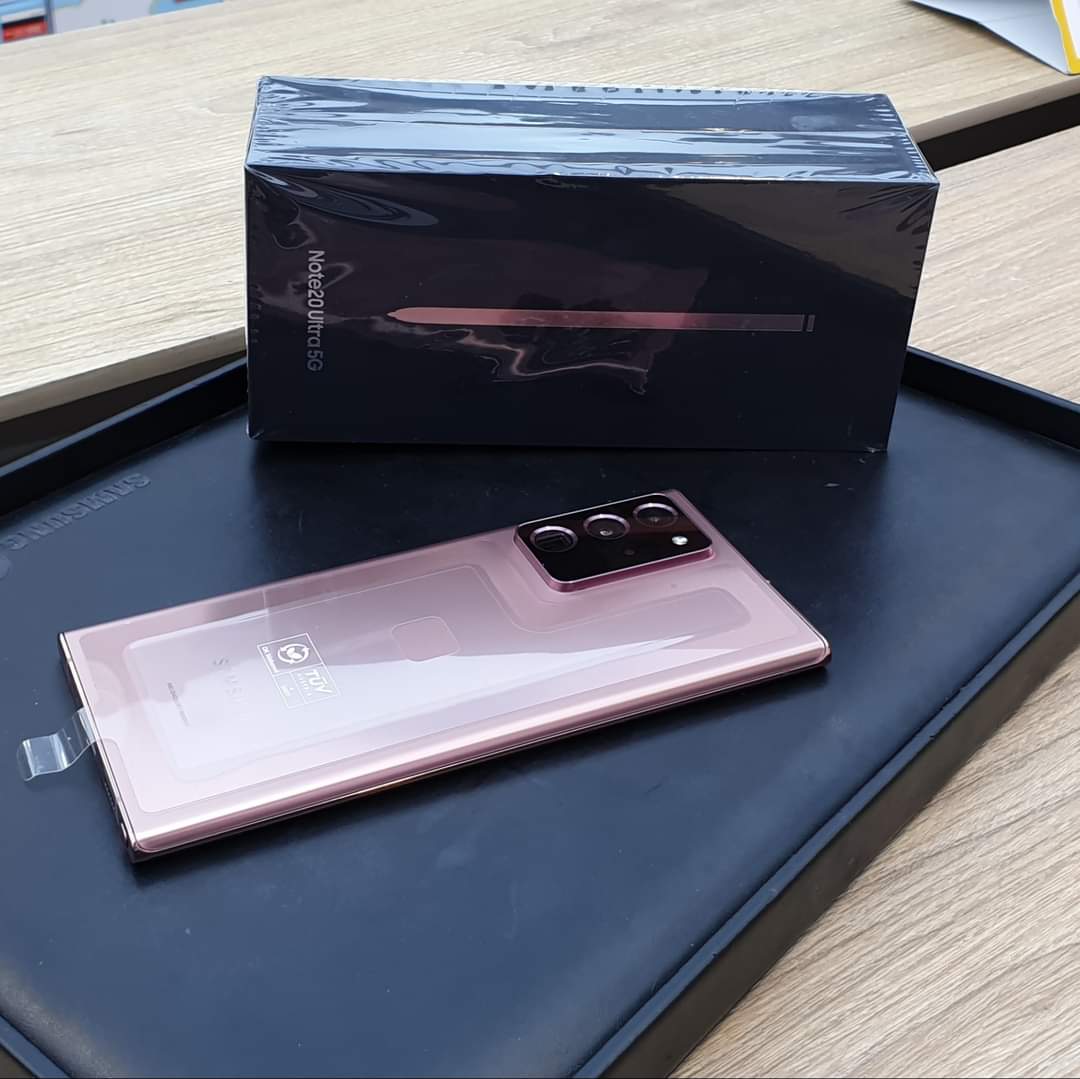 TasMeowTalkYou's tweet image. 🎈แค่ตั้งใจไปซื้อโทรศัพท์ให้คนที่บ้าน แต่กลับมาเจอSamsung Note20 ทุกรุ่น จัดโปร ลด 9,000 บาท  ที่ Jaymart  แถมผ่อน 0% 24 เดือน ตัดสินใจแปปนึงซื้อเลยจ้า #Note20ultra5G จากราคา 42,900 เหลือ 33,900 บาท ผ่อน 24 เดือน ตกเดือนละ 1,412.50 บาท ราคาเครื่องเปล่าไม่ติดสัญญา 

#Samsung