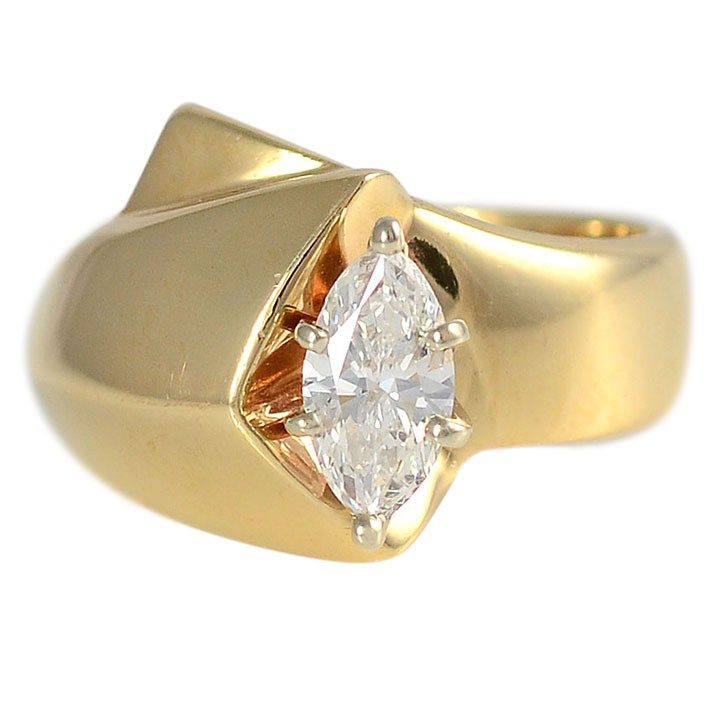 Get this stunning Marquise Diamond Ring for only $1,162 NOW!! bit.ly/2UbscCA #solvangantiques #marquise #diamond #ring #engagementring #jewelry #jewelrylovers #jewelryaddicts