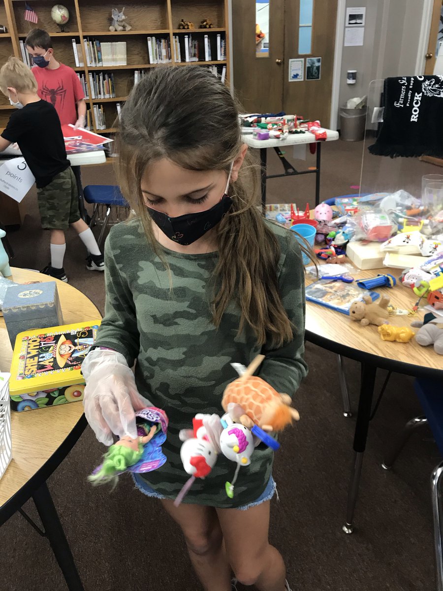 westylibrary's tweet photo. The AR Store looked a little different (gloves, masks, and distancing), but it may have been the most anticipated and rewarding one yet! @WestyElemSchool https://t.co/cKvD2kTDXU