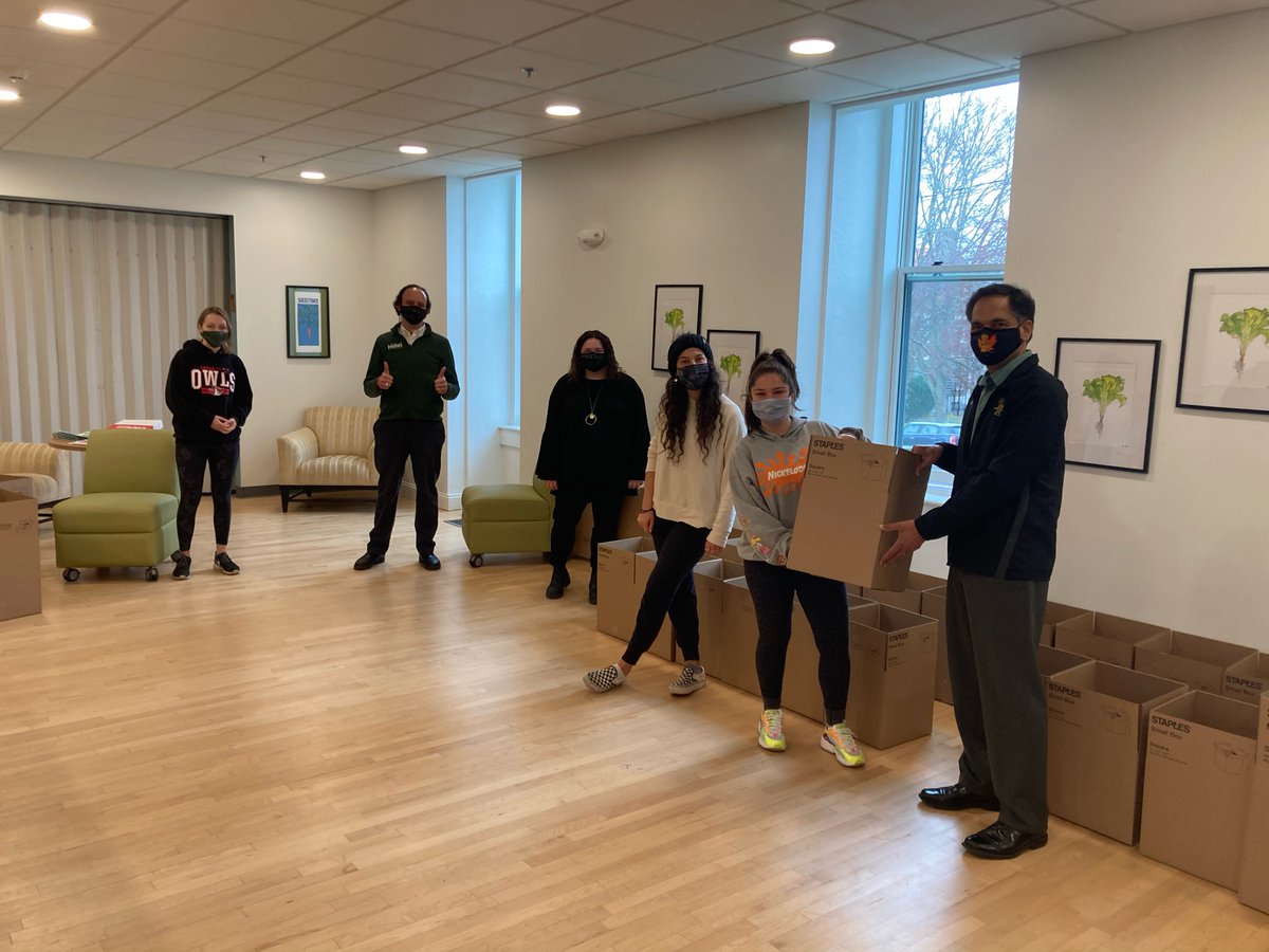 SVGarimella's tweet photo. What better manifestation of Tikkun Olam than the Hillel Fresh effort by @uvmvermont Burack Hillel's Fallon, Matt, Lindsey, Leah, Michala and others to offer fresh meals to the UVM community. Thanks Giovana for the artwork, and Matt Vogel for the invitation. https://t.co/2U991y7FCr