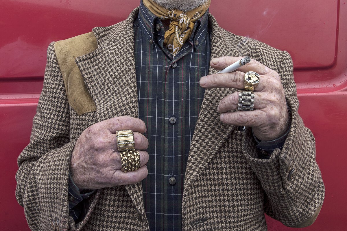 Don't believe us? We'll create a nice thread here of GRT men in the UK wearing their dikhlo.