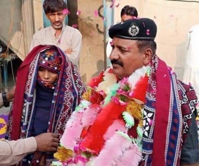 Naseem_khera's tweet photo. انسانیت کی بہترین مثال ہیں یہ باپ بیٹی 
❤️❤️ https://t.co/zeTZpbeEiw