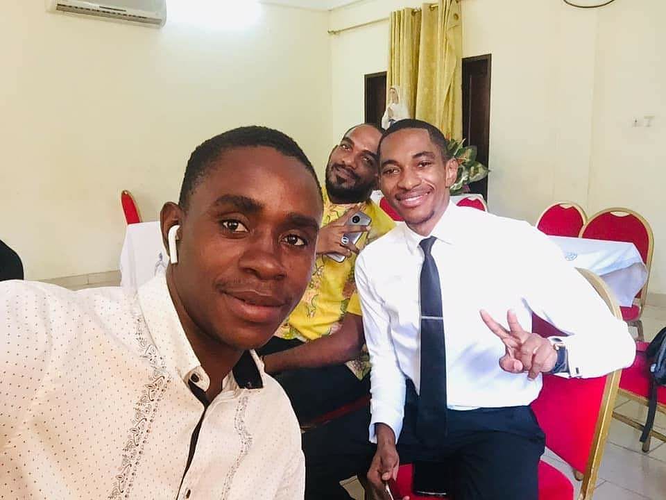 cedricatangana's tweet photo. +1000 new #callboxes adopted the @WeCashUp_app in just 20 days 🇨🇲❤🚀.
Please help us install it to 2-3 #MobileMoney agents around you. It is available for free here: https://t.co/gZBBuznZRe
We too are looking for the #Nyama at the #callbox, who is going to neglect himself?😄🇨🇲 https://t.co/u0rvsFzLVr