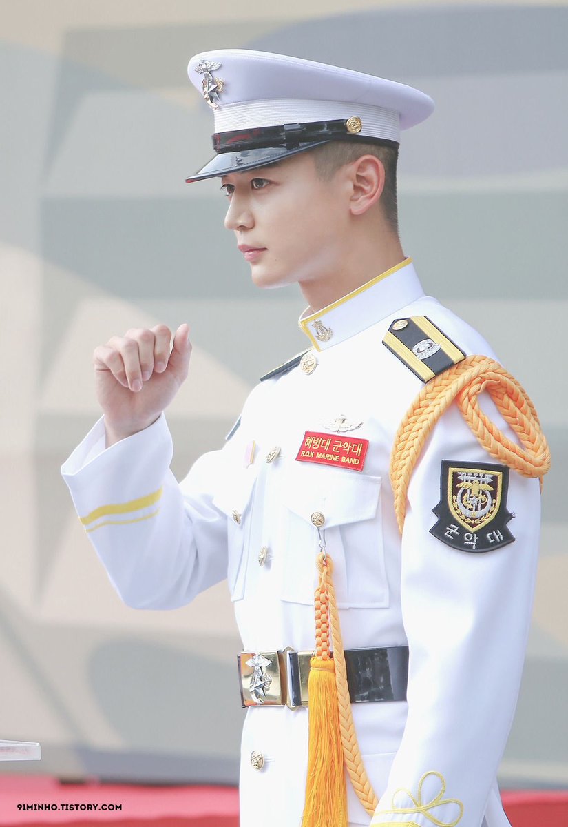 Shinee World Ph The Shinee World And The Korean Marines S Pride Choi Minho Will Be Officially Discharged From The Military Today 불꽃카리스마 민호이즈백 Minho Is Back Shinee Shinee Minho T Co Pdtvqr34z1