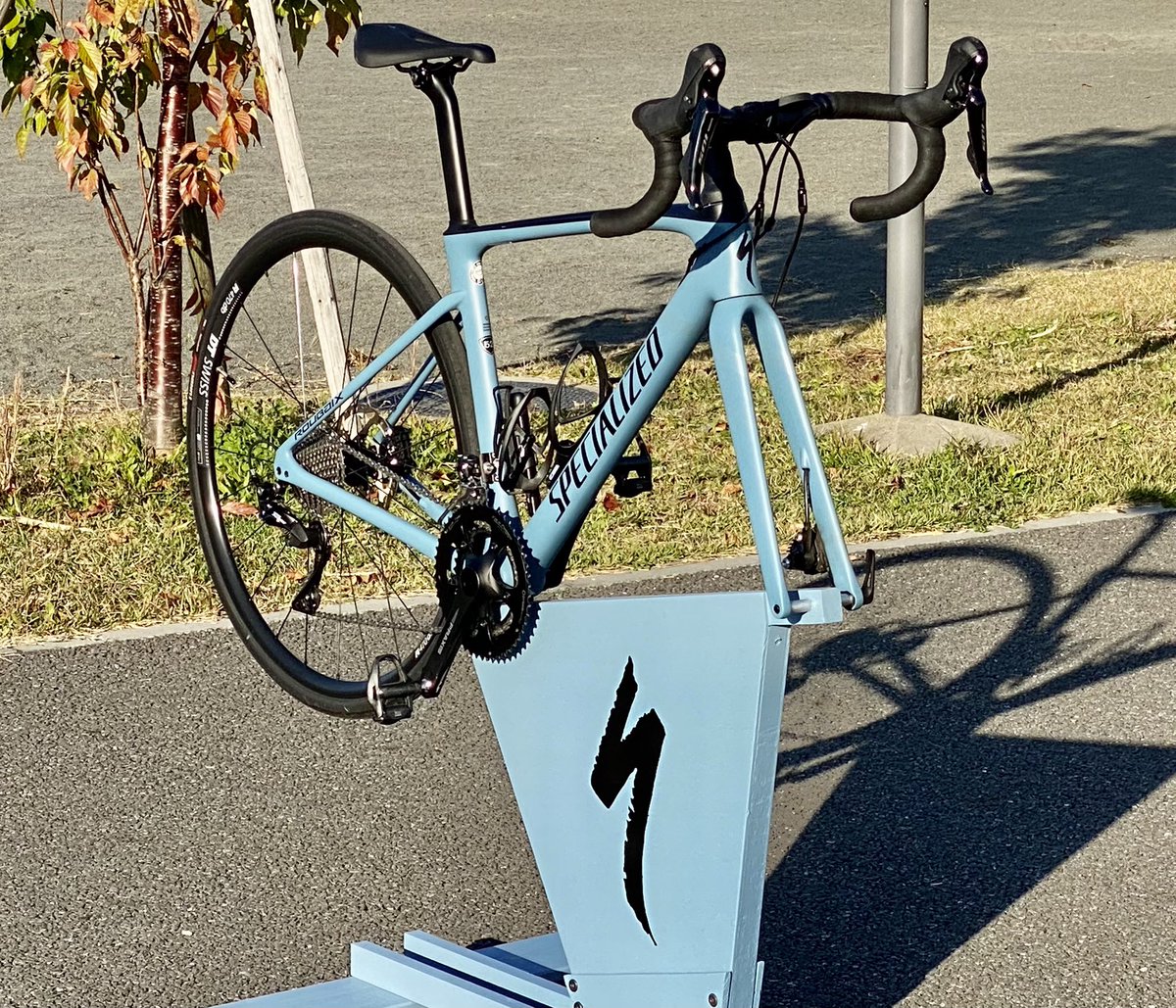 【送料無料】ペダル、スタンド付き　Specialized ロードバイク 700C 送料無料】ペダル、スタンド付き Specialized ロードバイク 700C 送料