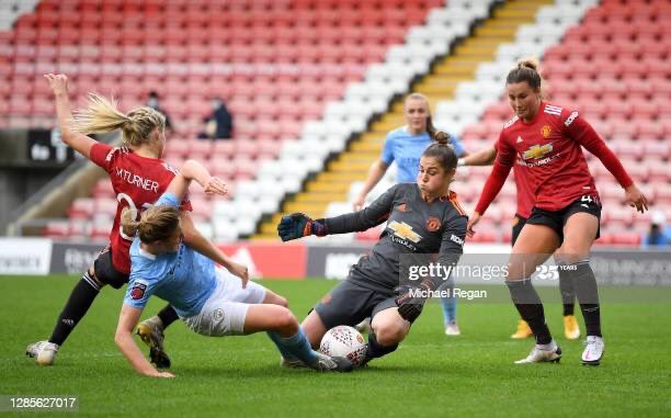 First up, the  #ManchesterDerby! Love this first image from  @MichaelRegan   #womensfootballweekend