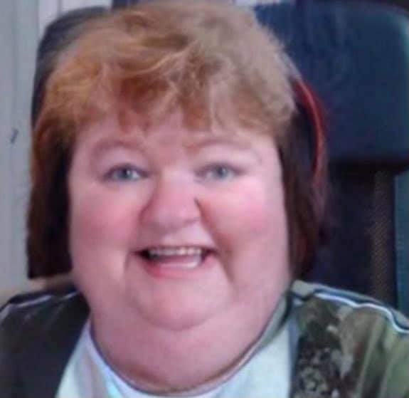 OChlyde's tweet photo. @dreamwasstakem2 @DropsByPonk HAHA CHUBBYINNIT https://t.co/VfIJTn1OC6