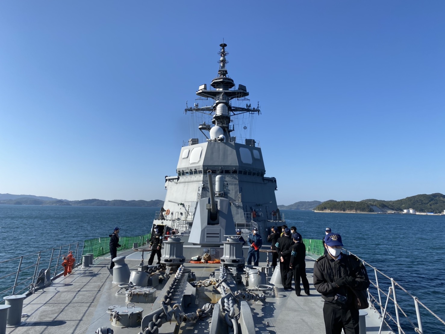 自衛隊長崎地方協力本部 体験航海 In 佐世保 11月14日 土 最高の天気の中 自衛官を目指す学生の皆さんと 海上自衛隊 の護衛艦 すずつき の体験航海に参加しました 元気な沢山の隊員達が色々な催しで迎えてくれて参加した学生の皆さんは