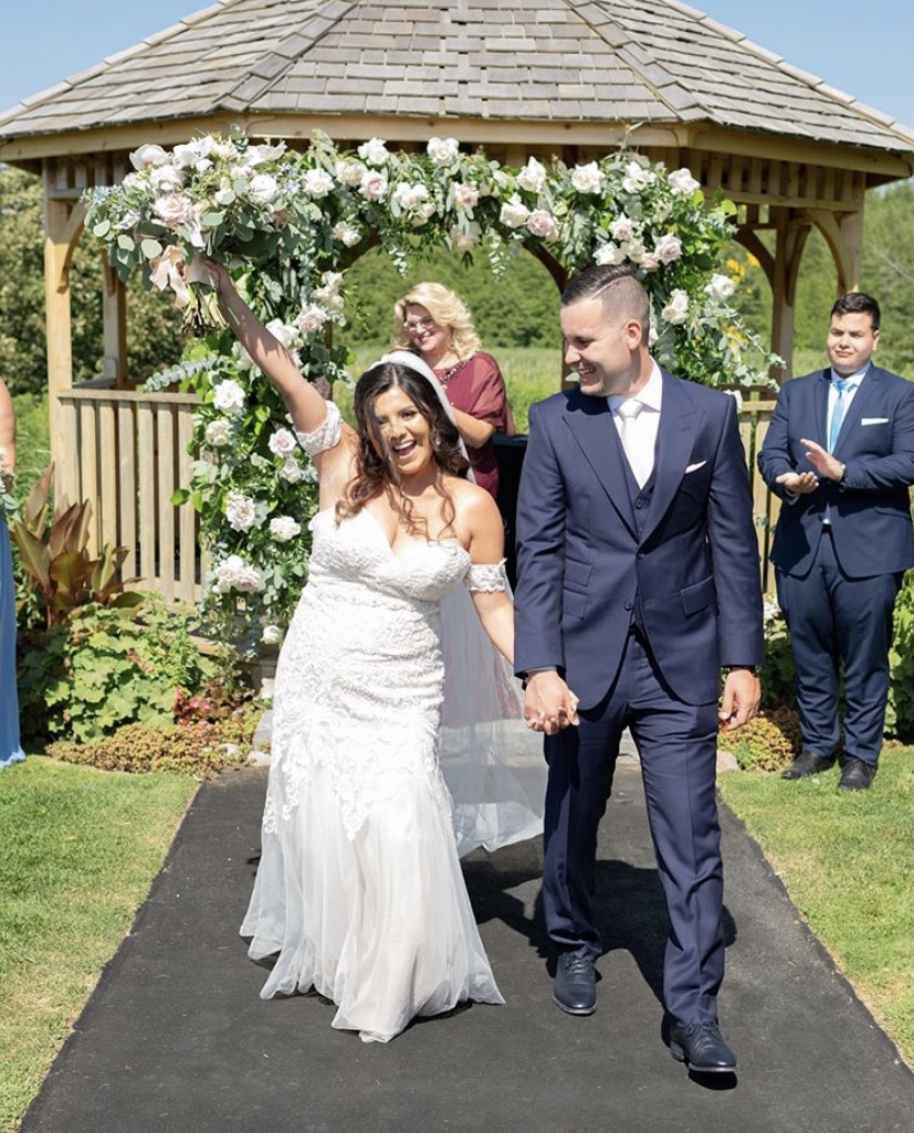 MillRunGC's tweet photo. It's that just #marriedatthemill glow π
Floral Design: @ashtoncreative
Planning: @aa.weddings
Day of coordination: @eventsbywhim
#millrun #weddingvenue #outdoorwedings #misstomrs #justmarried #weddingweekend https://t.co/2MBXScZuif
