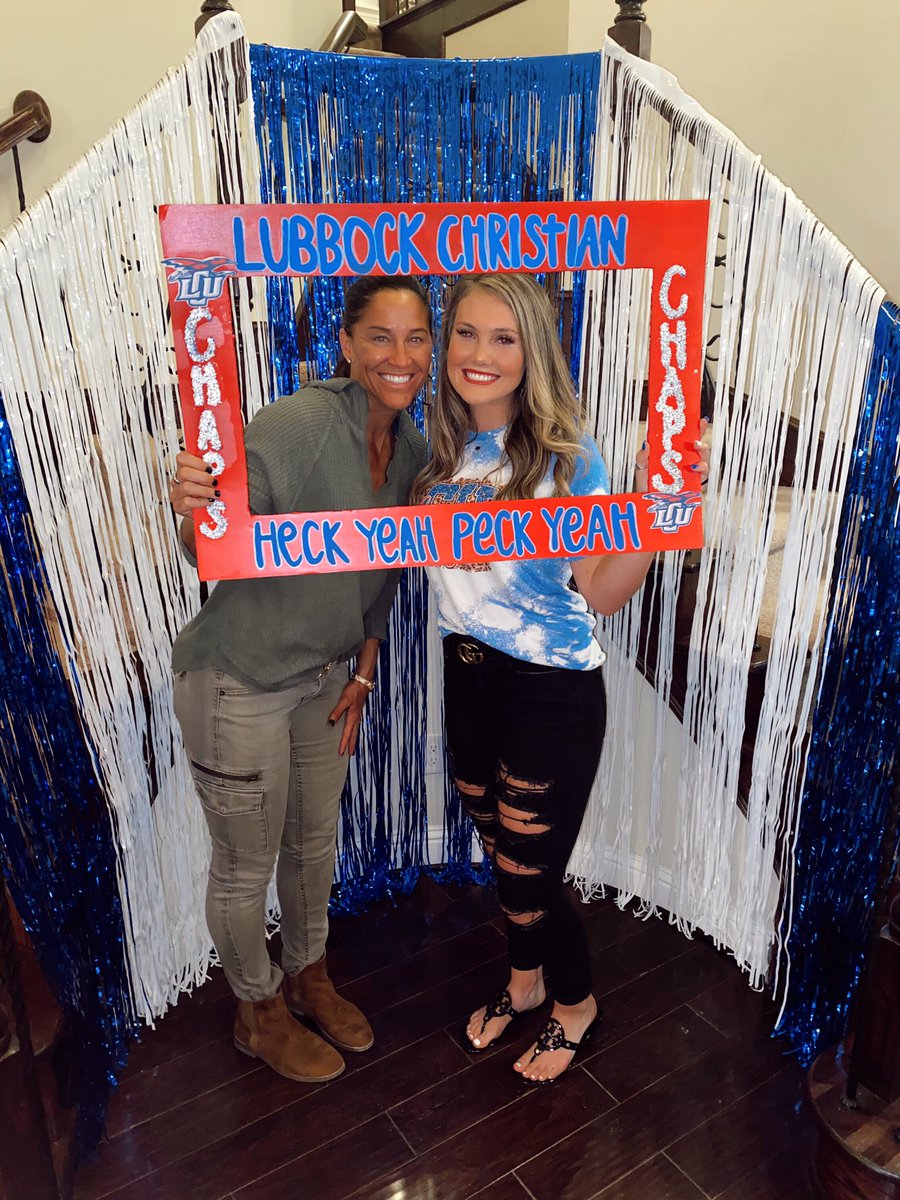 chloeijones's tweet photo. It’s official !!!!🥰🥰 LCU i’m ready 4 you❤️💙 #gochaps https://t.co/VVXfvWitci