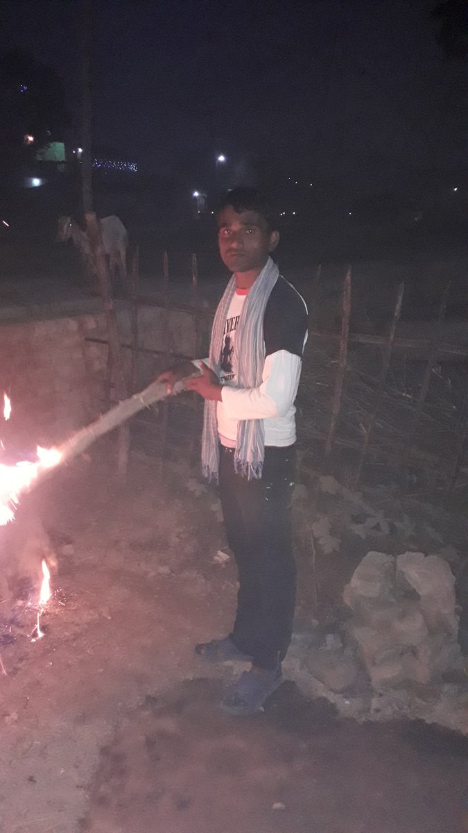 babaraghu76's tweet photo. आप सभी को पावन पर्व दीपावली की हार्दिक शुभकामनाएं...

#Diwali #HappyDiwali https://t.co/jLX2UFaADd