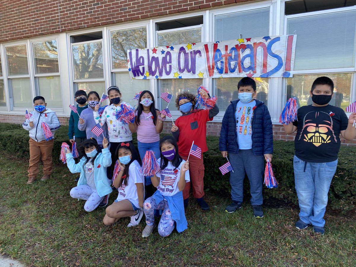 We ❤️ our Veterans! ❤️🤍💙 ⁦⁦<a href="/HamptonBaysES/">Hampton Bays ES</a>⁩ #WeAreHB