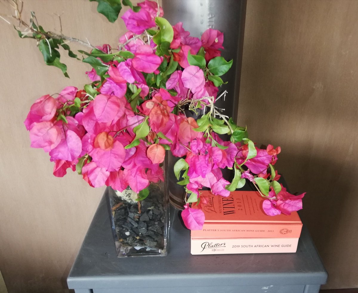 LoveEnglandSA's tweet photo. #flowers from my garden https://t.co/RijbV6IBEk