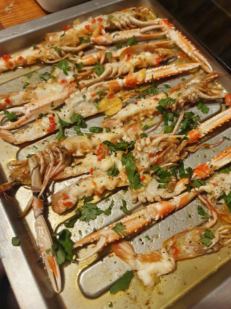 Lango's for din-dins. Butter, chilli, lemon, parsley, coriander 👌