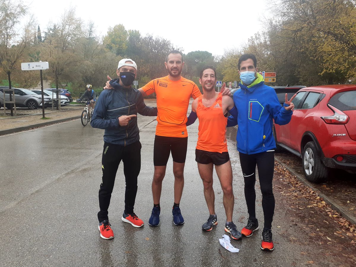 jaudelgado's tweet photo. Hoy, hemos disputado la maratón que nunca hubiéramos querido correr.

Coincidiendo con el día mundial de la diabetes, hemos demostrado que ¡con diabetes sí se puede!

Gracias a nuestro avituallador Alvaro y a Pedro que nos acompañó unos kms

#TrainingOSCAR
@DT1Team 
@TeamOne_ES https://t.co/f5Mghgunra