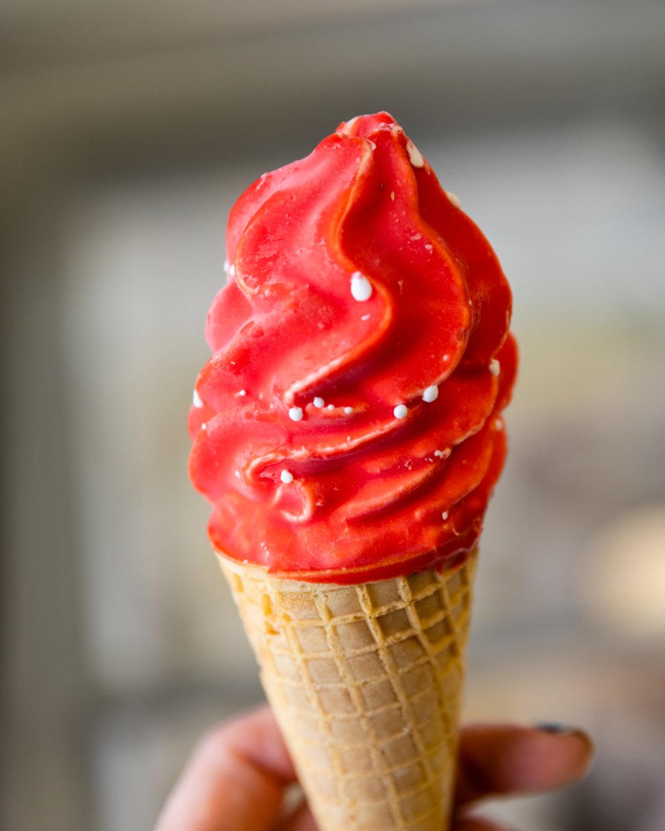 MagicFountain1's tweet photo. We've got creative ice cream flavors you don't want to miss. What will you try next? https://t.co/556UdbwsbI https://t.co/F44cjzPlX1