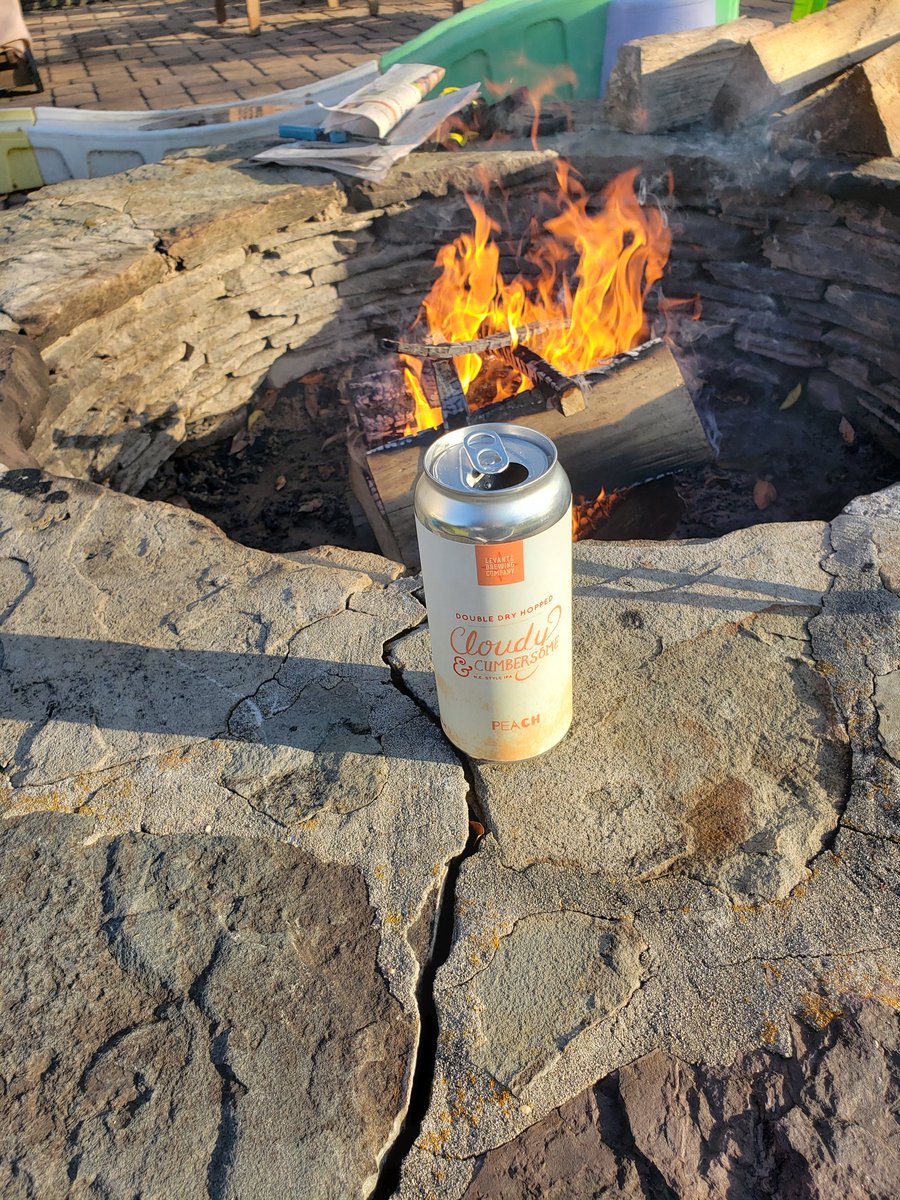 jaybird675's tweet photo. Fire and beer https://t.co/aDhsqo1CvU