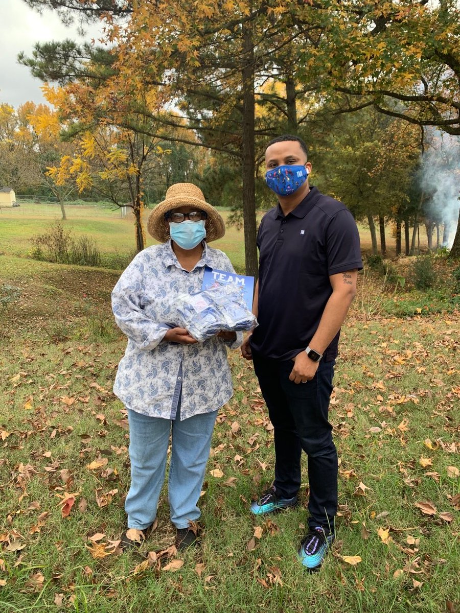 TVA_Julia's tweet photo. Allen Fossil Plant delivered 200 coloring books to Boxtown Neighborhood Association President last week.  We hope the little superheroes in the community enjoy learning more about the types of energy that are produced.  #TEAMTVA #AllenFossil https://t.co/LNtW03zNFu