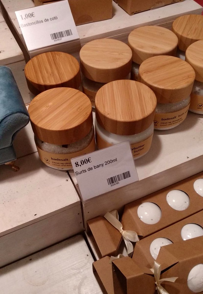 Sales de baño = Surts de bany 👌

<a href="/FlyingTigerEs/">Flying Tiger España 💜</a>, #EtFelicitoFill

via <a href="/mandarinament/">Esther Valenzuela</a>