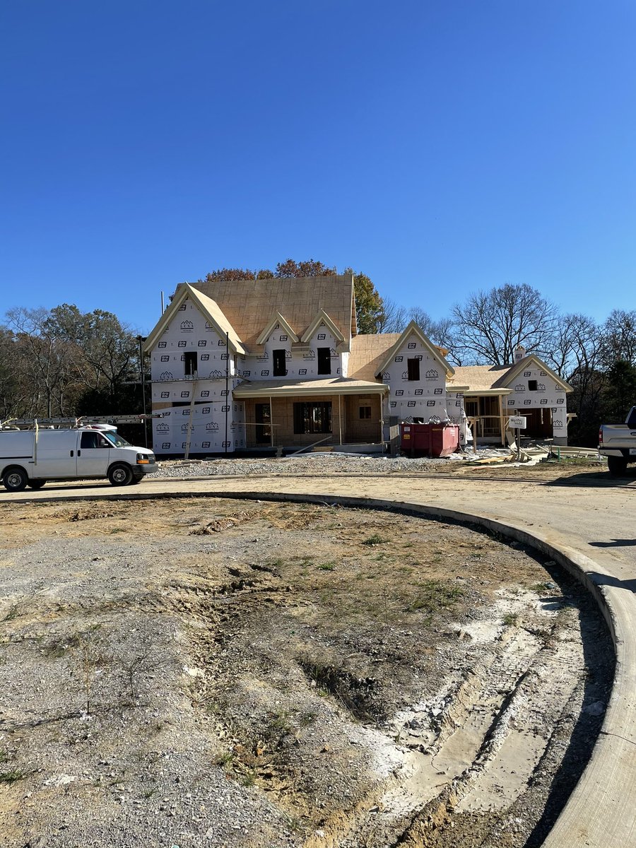 DrAaronG_'s tweet photo. The new house is on its way!! #Nashville #collegegrove #groveliving https://t.co/hQTDfHrQkQ