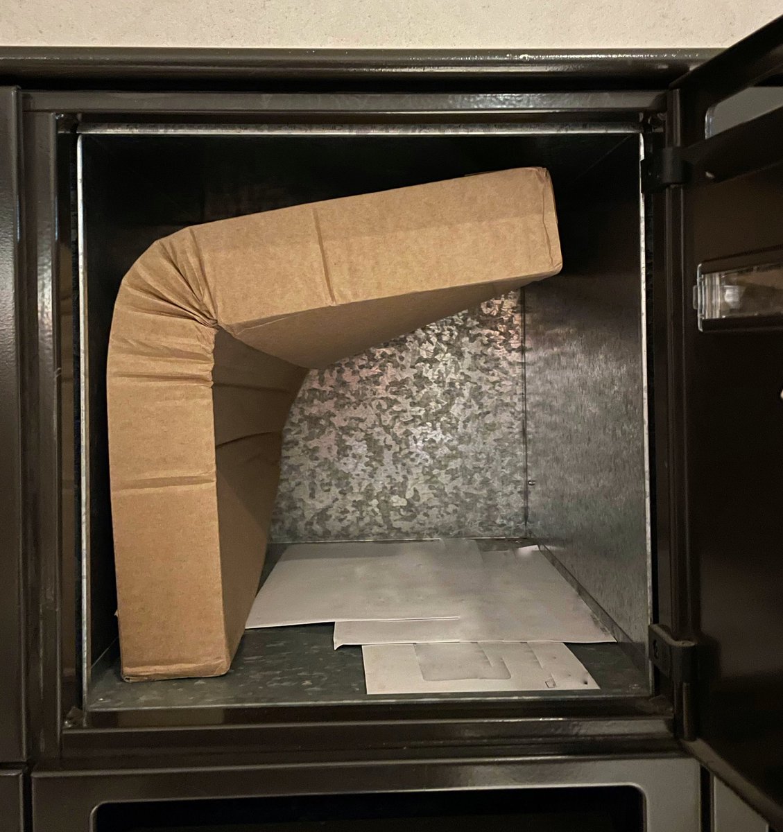 Un peu de stabilité dans cette année imprévisible... Merci <a href="/lisalaposte/">La Poste</a> 🤣