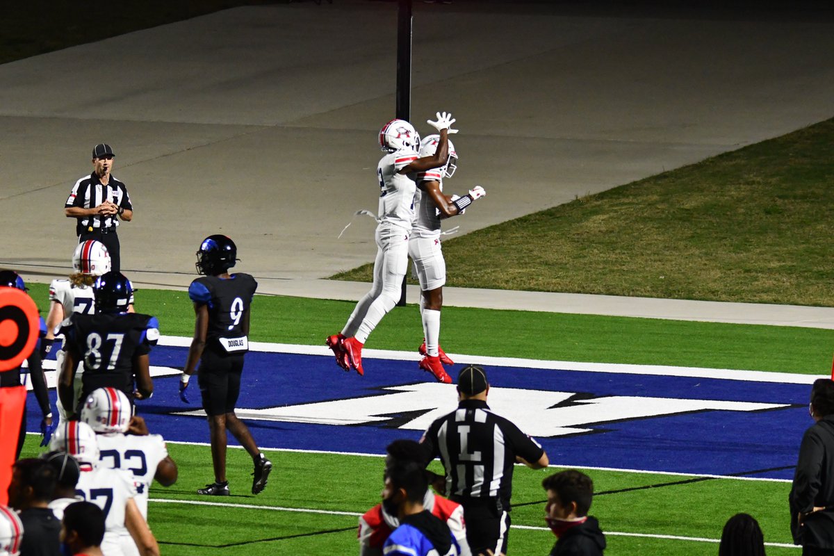 Stolen_Momnts's tweet photo. @KeithWheelerII2 joins @Deionbrown23 in the end zone for a little excessive celebration! 🦅#TouchdownEagles https://t.co/1sUSKFgs8j