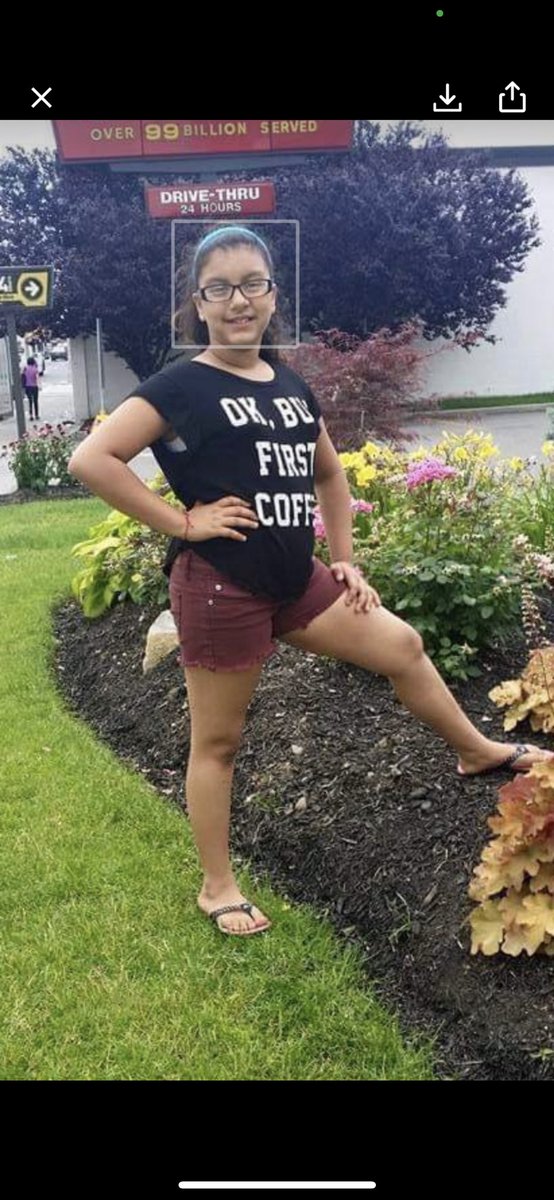 lainender's tweet image. RARE: predebut jessi posted in front of mcdonalds