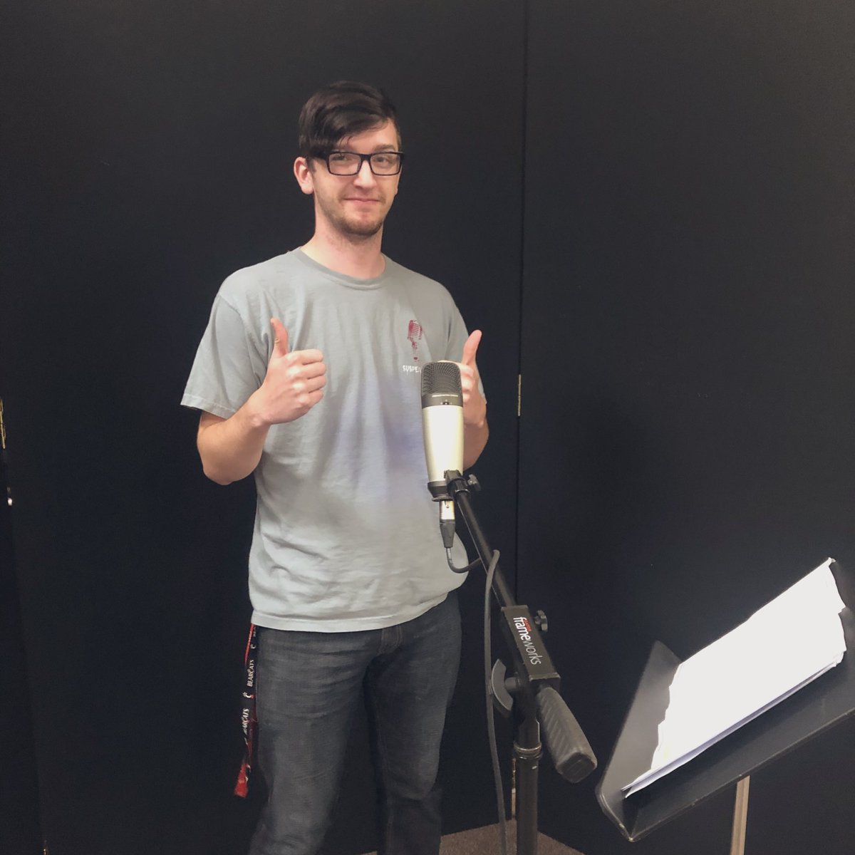 rbdramaguild's tweet photo. Acting for the Drama Guild by day 🎙 Reporting for the @RogerBaconFB by night 🎥 @_RBSN_ #RoadToState #SpartanProud #StateSemiFinal https://t.co/KrOBmMb0ug
