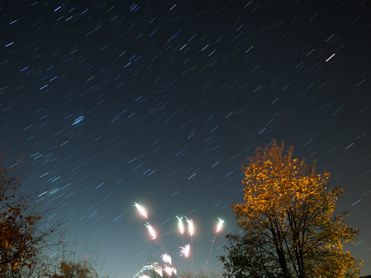 Joeynoble's tweet photo. A clear night, so naturally I thought ‘oooh a star trail’ let’s do this! 

And then someone set off fireworks 🙈
#whenstartrailsgowrong 🤣
#livecomp @OlympusUK #startrails #fireworks https://t.co/WUgG5a7sby