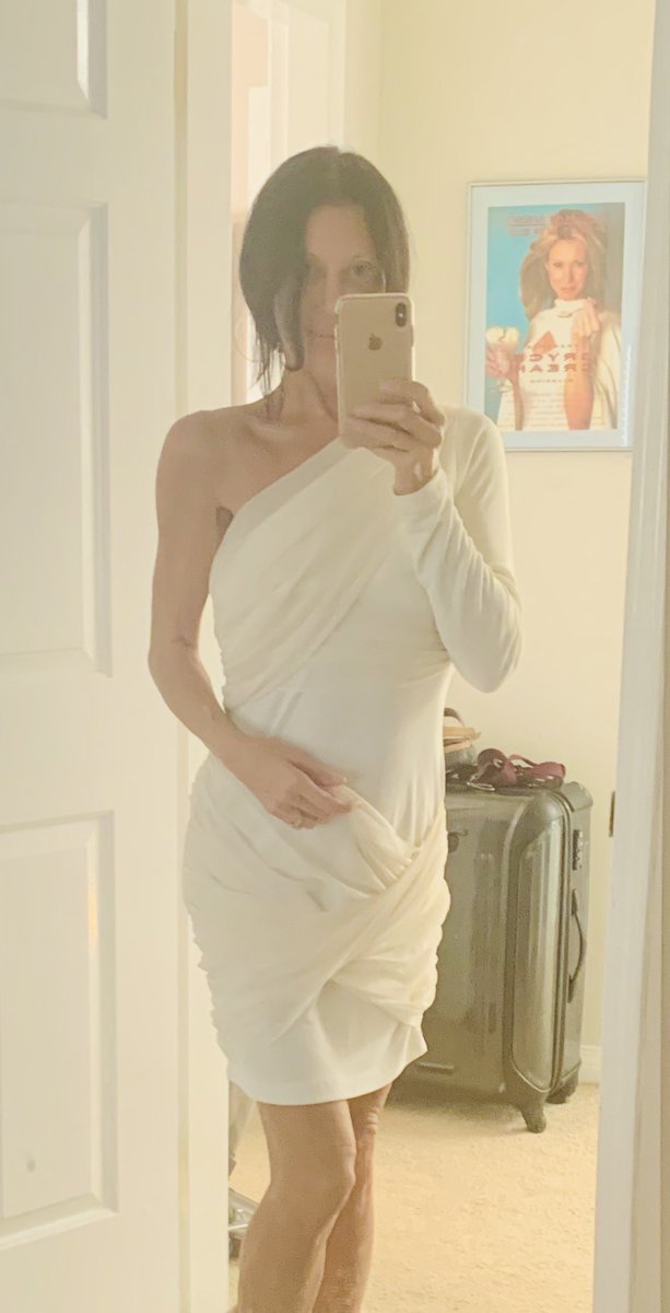 FaithKn66953492's tweet photo. I miss dressing up and going out!!! #missdancing #dresses #bringbackfun 😩😩😜 https://t.co/bgUBfI9XVc