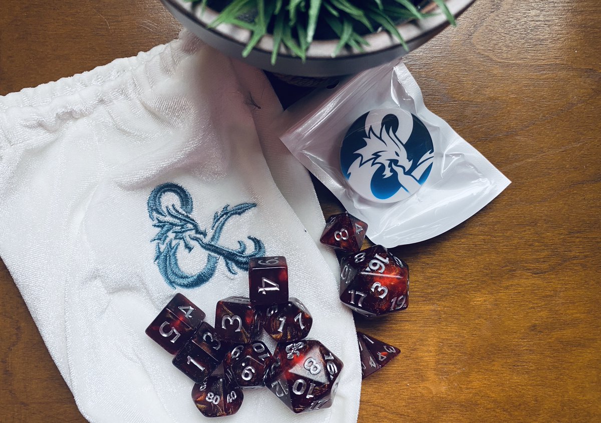 Mini giveaway! Just RT by the end of Sunday, November 15, for a chance to win a #DnD phone grip and dice set and bag inspired by Rime of the Frostmaiden ❄️