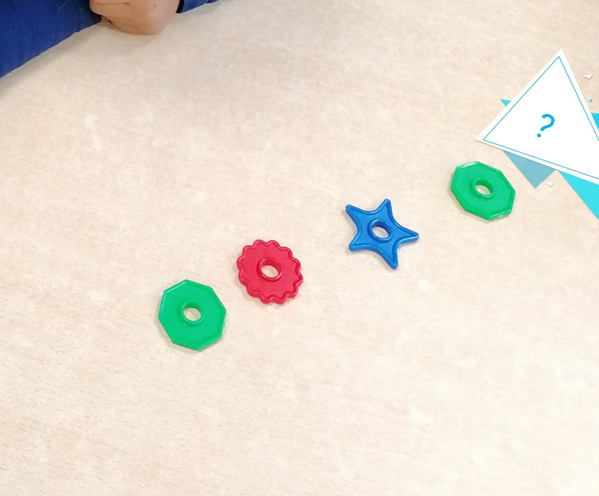 ElodiePE1's tweet photo. Cette semaine, avec les #GS, #algorithmes ! Après un petit temps de remise en route, c'est reparti. Et on génère des #énigmes #mathématiques ! #domaine1 #formes #construire #outils #abaques
@MHMternelle1 @mathsenvie1 @IENMaternelle77 @DiminoLorene https://t.co/TOFugAyfCG