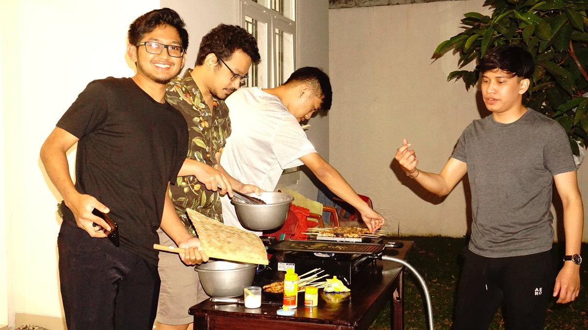 Tau lah ya yang paling banyak kontribusi yang mana