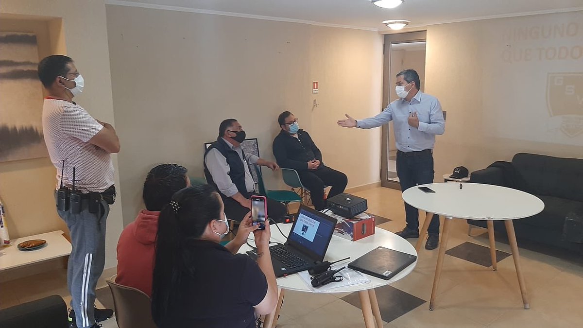 Este sábado el alcalde <a href="/Duranbaronti/">Gonzalo Durán</a> recorre la comuna y se reúne con vecin@s para reforzar la seguridad de la comuna con una perspectiva comunitaria 🤝.

#IndependenciaTeCuida