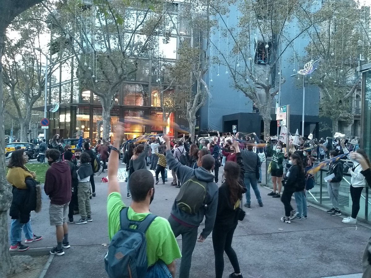 tetesebas1's tweet photo. #ElLleureNoEsConfina

Esplais i caus també som salut.
💪

@laplataformavdg https://t.co/ENwWO2i8We