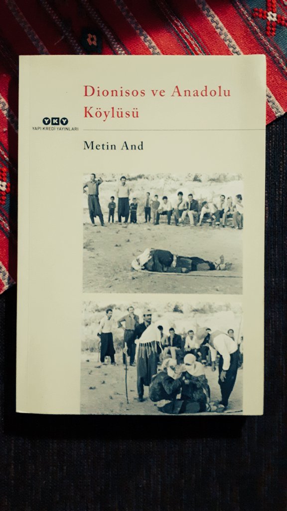 TezcanTezsam's tweet photo. Atatürk'ten beri bilinçli bir Anadolu sevgisi uyandı. Yalnız toprağına, köylüsüne değil, onun fışkırttığı uygarlıklarına da duyulan, henüz ürkek, çekinik, fakat soylu, anlamlı bir sevgi, aydınından gelen bir kucaklaşma isteği. s.13 #metinand https://t.co/AOIMnxd6K4