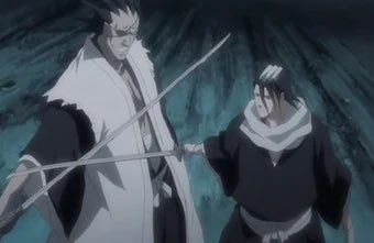 Donc logiquement Byakuya a surpasser Zaraki (lui qui venait d’arriver sur un pied d’égalité avec lui)