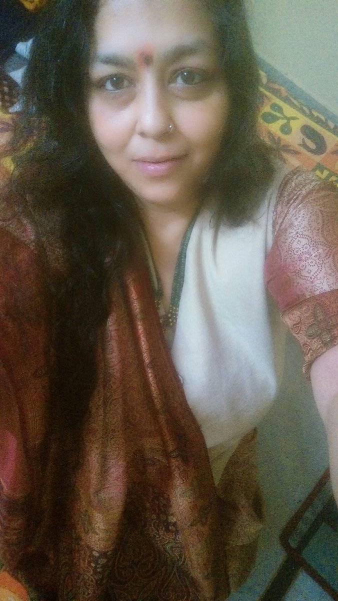 Aariniswat's tweet photo. Wore a Traditional Thick #Silk #Jamawar #Saree purchased in year 1999 for #Diwali 
#Local4Diwali https://t.co/a9PN6RWoFW