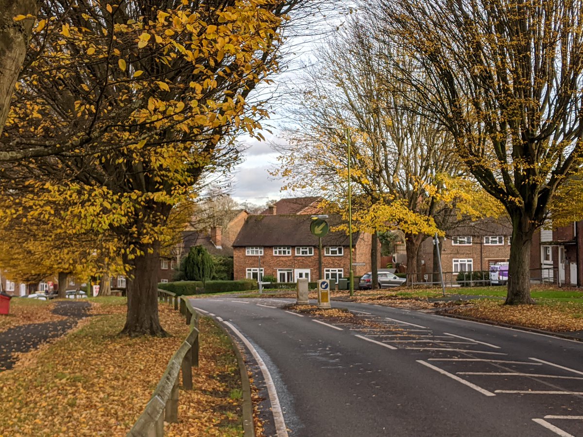 7/ The South Oxhey Estate, a London County Council 'out of county' estate created on land compulsorily purchased from the Blackwell (soup) family in 1944. Hayling Road to the left and a 1949 aerial shot of the same area under construction (via Britain from Above) to the right.