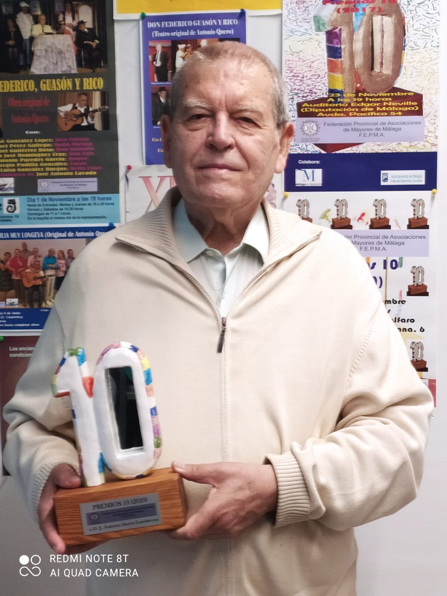 EmeraldConnect1's tweet photo. Our friend and colleague José Antonio Sierra who was conferred with a prestigious award recently in Malaga. Well done and well deserved. See our blog at https://t.co/UTAldOmoqe for details. @latincid @TRETalkRadio @gersweeney67 https://t.co/VFr0pW4PQN