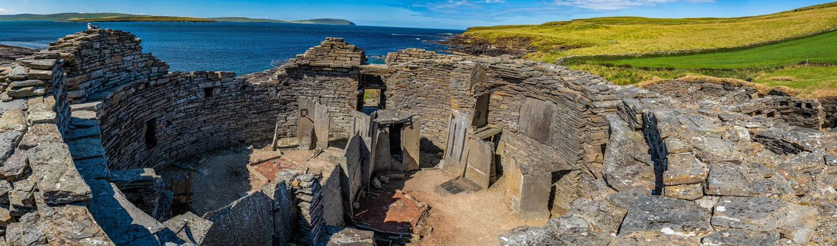 TheBrochProject's tweet photo. B
R
O
C
H

O
V
E
R
L
O
A
D

!!!!

Today &amp; tomorrow's #brochbattle kicks off at the slightly later time of 6pm. What better way to start your weekend?

It's nothing short of iconic: we've got #DunCarloway vs #Tappoch tonight! 

Tomorrow evening it's #Clachtoll vs #Midhowe. 

WOW. https://t.co/gPW3C7VM6J