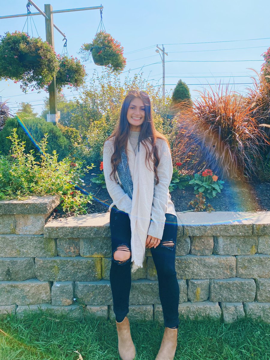 itsleciboii03's tweet photo. a golden state of mind ✨🌞⚡️🌻🐝 https://t.co/cKCkAYrosh