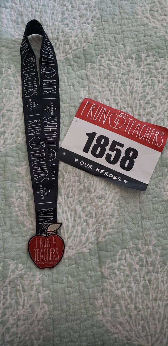 mrsalight's tweet photo. As a principal, may I never lose sight of what it is like to be a teacher or all that's on their plate. They are HEROES!!! 🍎Today, I took time to keep that focus. #irun4teachers #irun4movement Thanks 4 @NFP_Elementary parent joining me @becky0196 ❤ https://t.co/0sl3eiFBv7