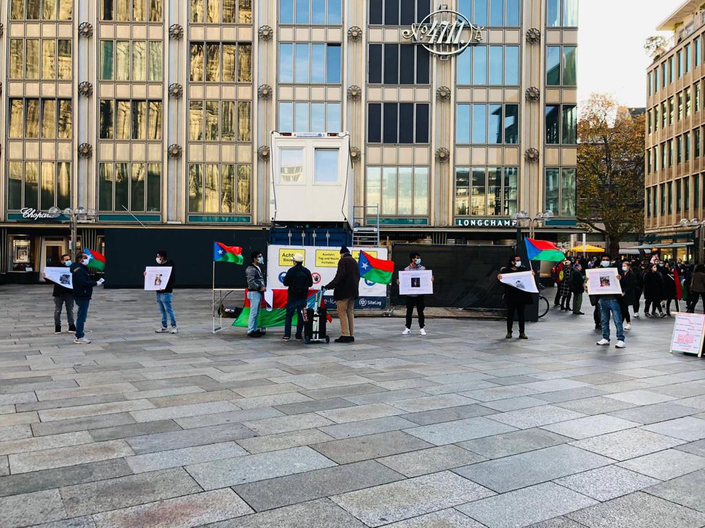 SherM_BRP's tweet photo. #BalochRepublicanParty staged an Awareness Campaign  in #Germany City (Koln)

Participant held the banner of injustice being committed by #Pakistan authority against the #Baloch Student in #Pakistan and demand better educational system for Baloch Students
 #SaveBalochStudents https://t.co/rtVxdfOqLm