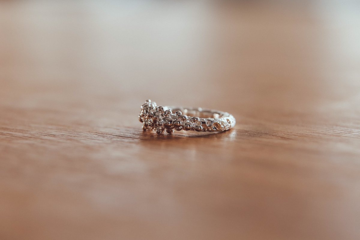 CastExperiences's tweet image. That freshly cast golden glow✨🍯💫

You guys have been so busy creating UNREAL designs with your kits... Great post days are coming to you!

Need a little more wax for your next masterpiece, just holla!

#experiencecast #jewellerymakingexperience #CAST